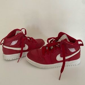 Nike Air Jordan Retro 1 Mid